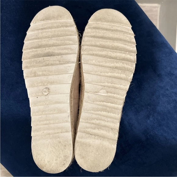 Women’s Marc Fisher Light Pink Faux Suede Studded Espadrilles Size 7 1/2 - Picture 6 of 8